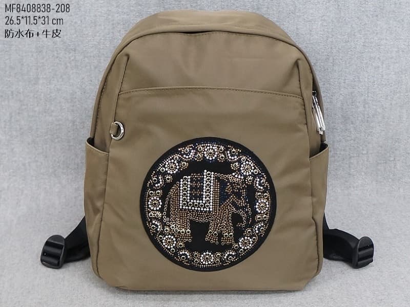 M8838珠釘大象背包